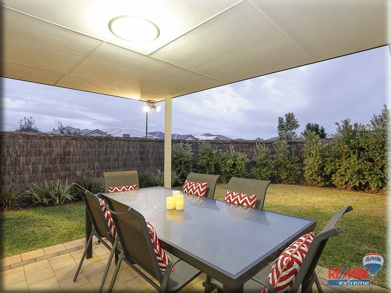 39 Helmsdale Loop, Butler WA 6036