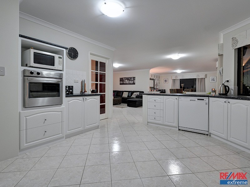 14 Shropshire Crescent, Butler WA 6036