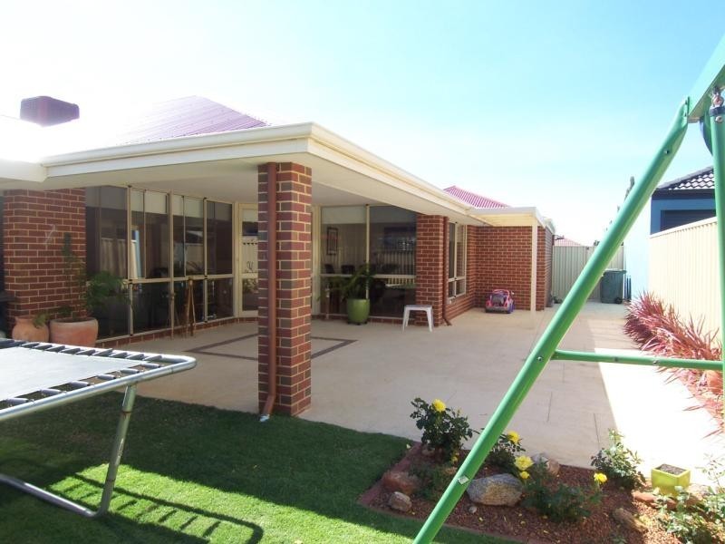 8 Silverton Avenue, Butler WA 6036