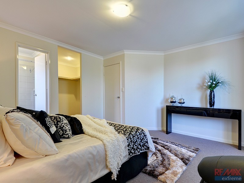 79 Shiraz Boulevard, Pearsall WA 6065