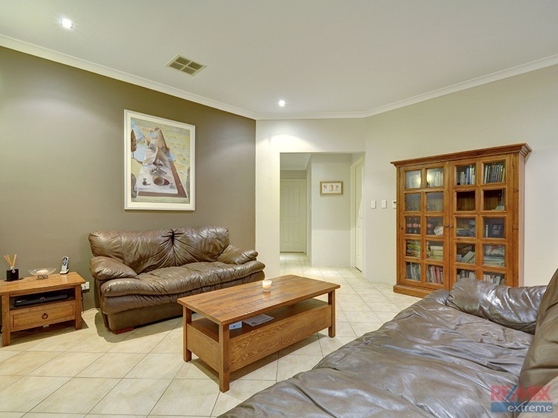 17 Seabird Bend, Jindalee WA 6036