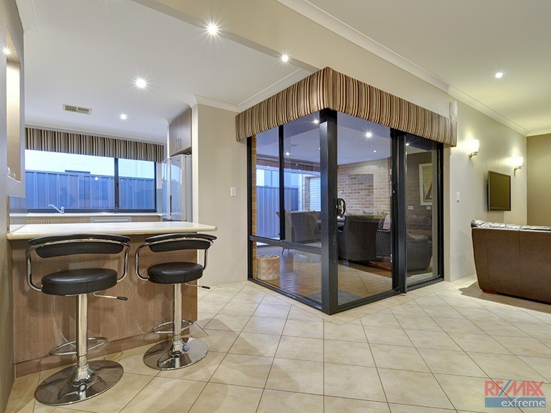 17 Seabird Bend, Jindalee WA 6036