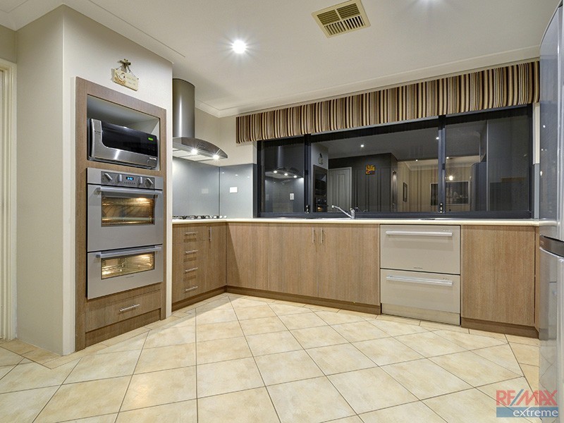 17 Seabird Bend, Jindalee WA 6036