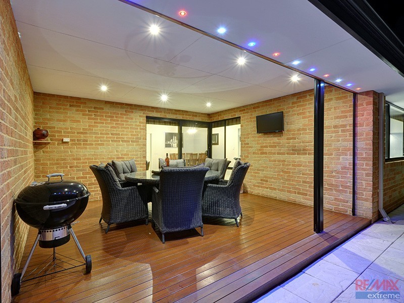 17 Seabird Bend, Jindalee WA 6036