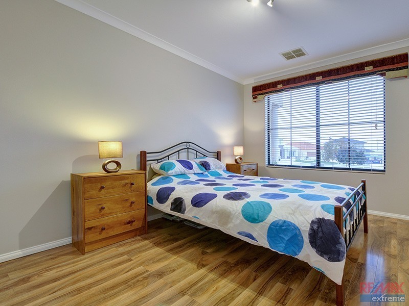 17 Seabird Bend, Jindalee WA 6036