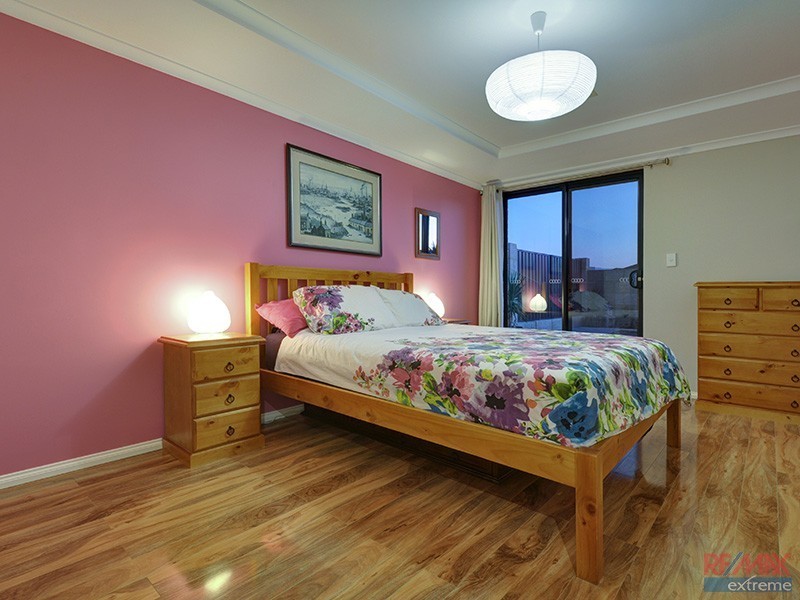 17 Seabird Bend, Jindalee WA 6036