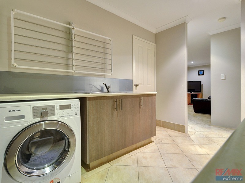 17 Seabird Bend, Jindalee WA 6036