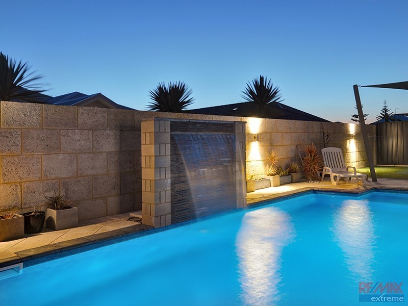 17 Seabird Bend, Jindalee WA 6036