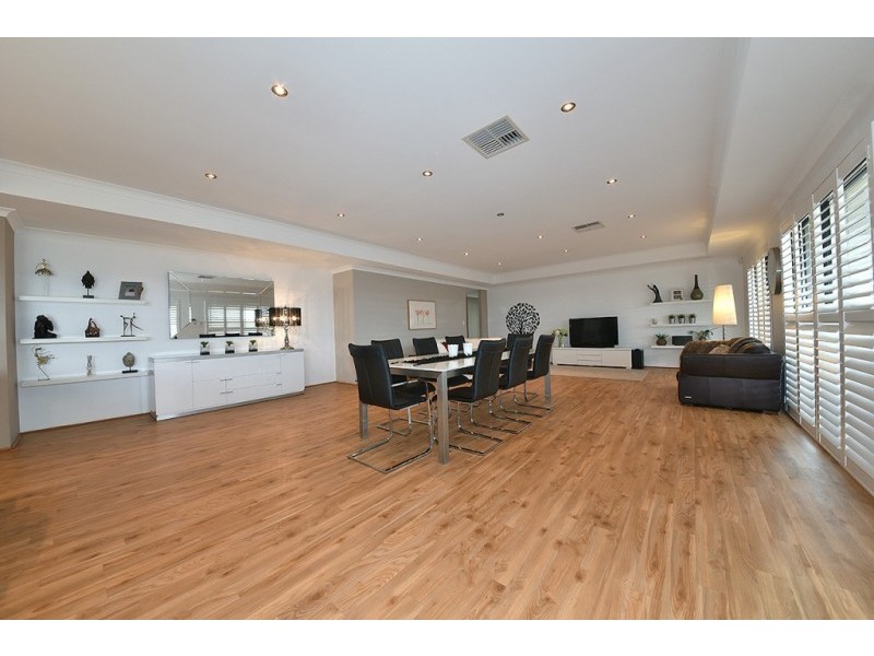 122 Ashley Road, Tapping WA 6065