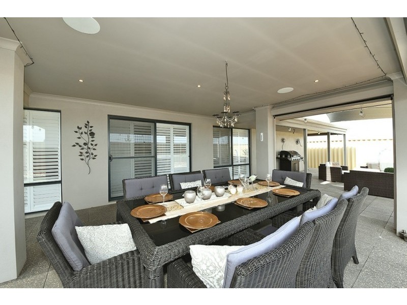 122 Ashley Road, Tapping WA 6065