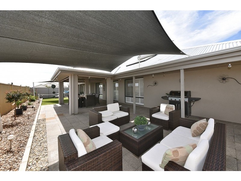 122 Ashley Road, Tapping WA 6065