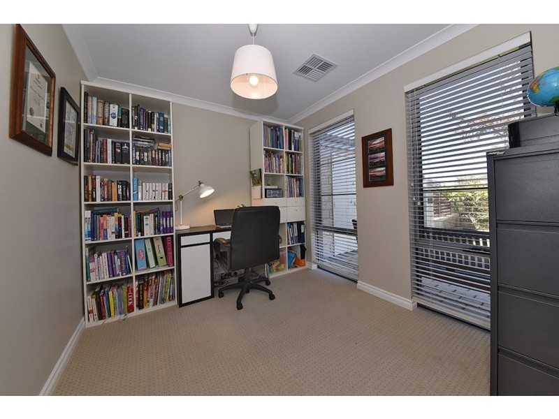 4 Vosnacos Way, Tapping WA 6065