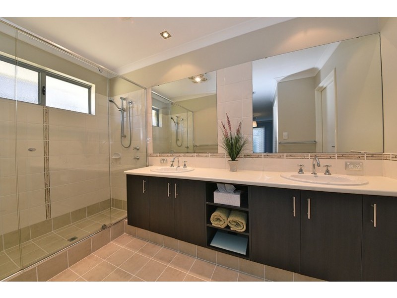 4 Vosnacos Way, Tapping WA 6065