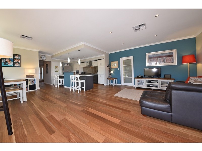 4 Vosnacos Way, Tapping WA 6065