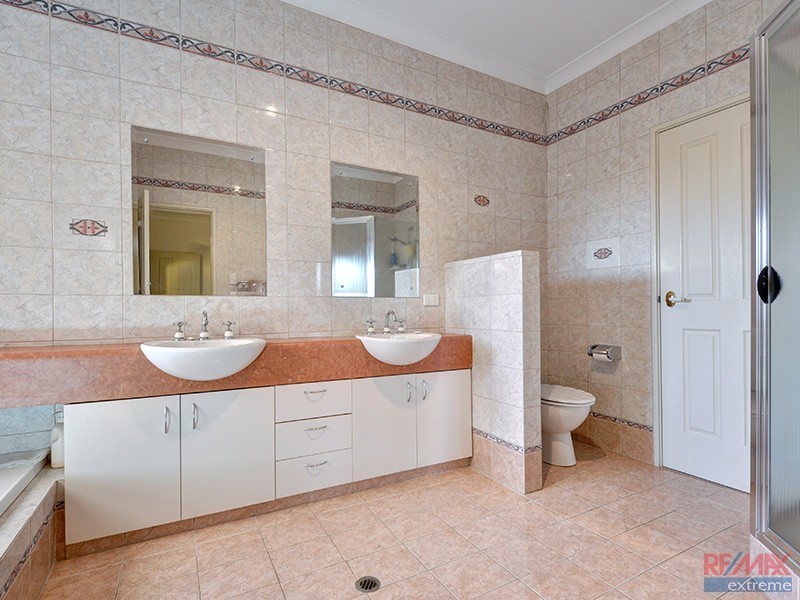 47 Willespie Drive*, Pearsall WA 6065