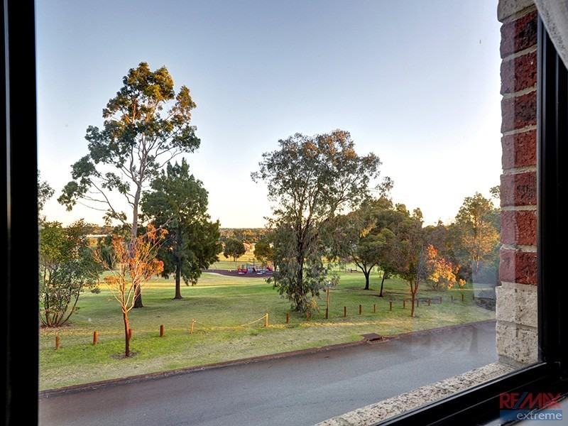 47 Willespie Drive*, Pearsall WA 6065