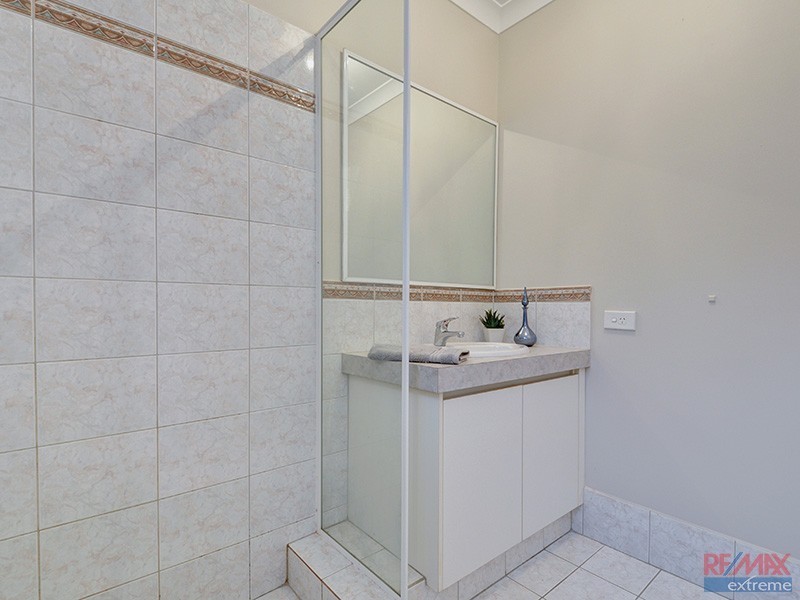 6 Beefwood Street, Banksia Grove WA 6031