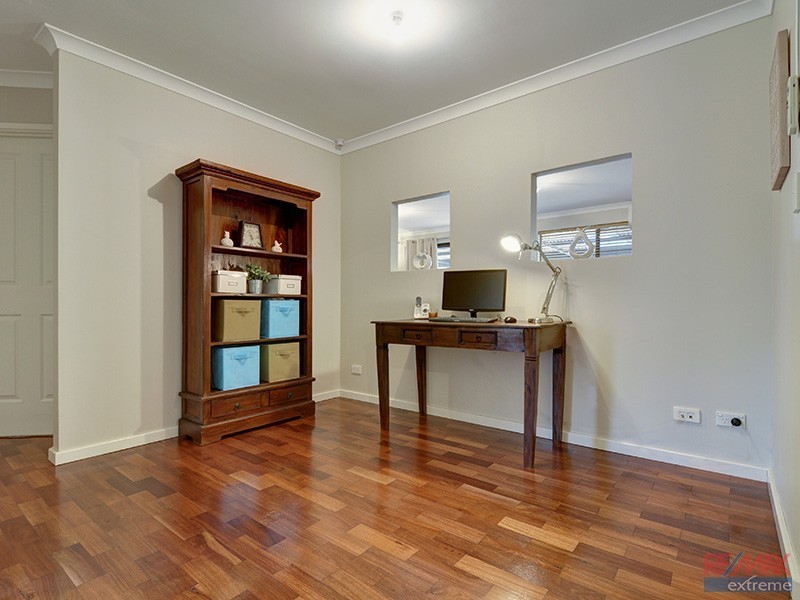 6 Beefwood Street, Banksia Grove WA 6031
