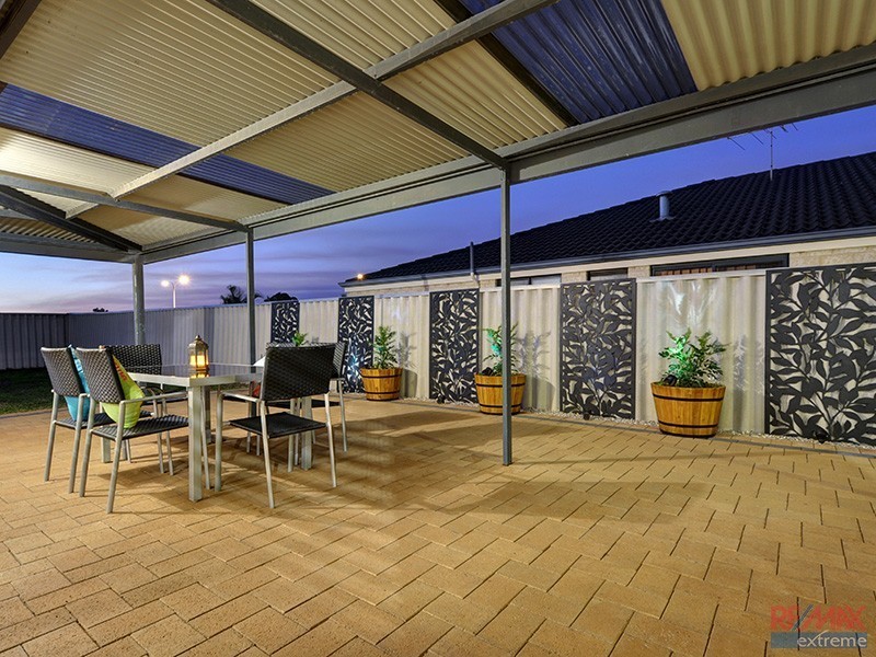 6 Beefwood Street, Banksia Grove WA 6031