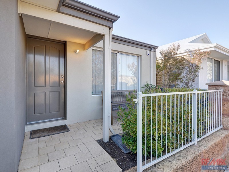 17 Grandis Boulevard, Banksia Grove WA 6031