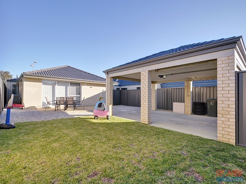 17 Grandis Boulevard, Banksia Grove WA 6031