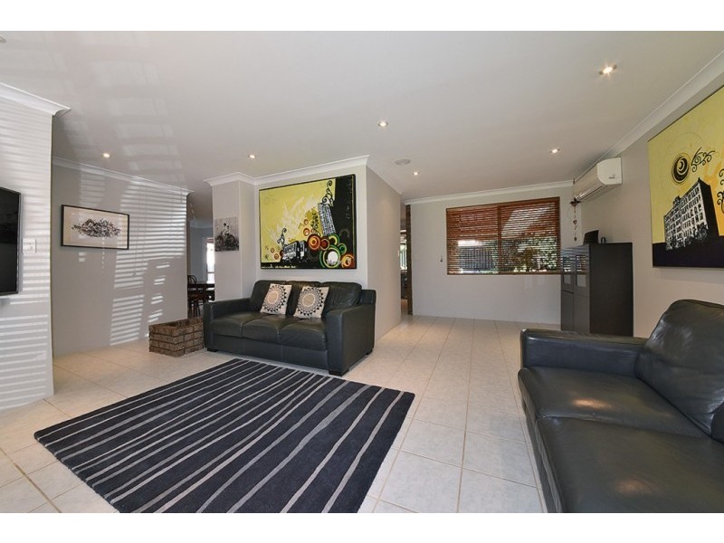 9 Wattle Mews, Hocking WA 6065