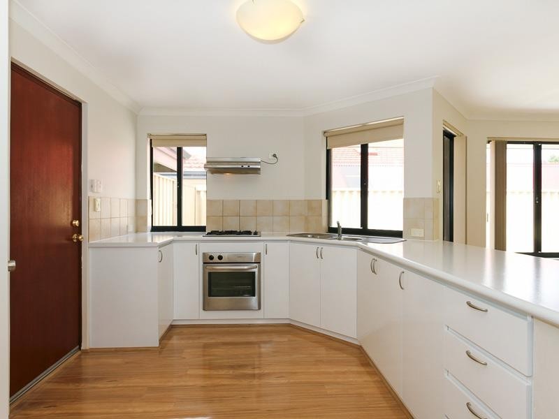 32 Shropshire Crescent, Butler WA 6036