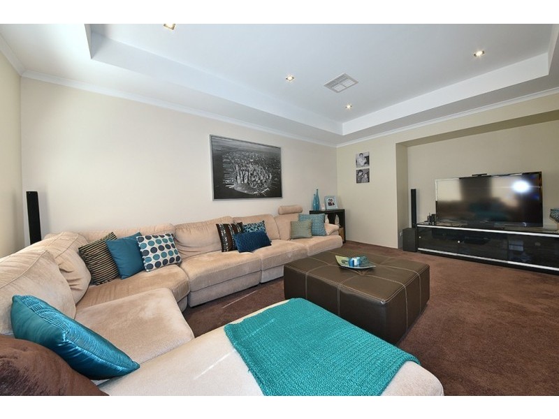 9 Zeppelin Way, Tapping WA 6065