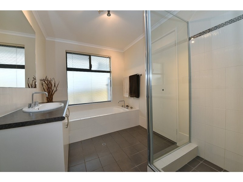 9 Zeppelin Way, Tapping WA 6065