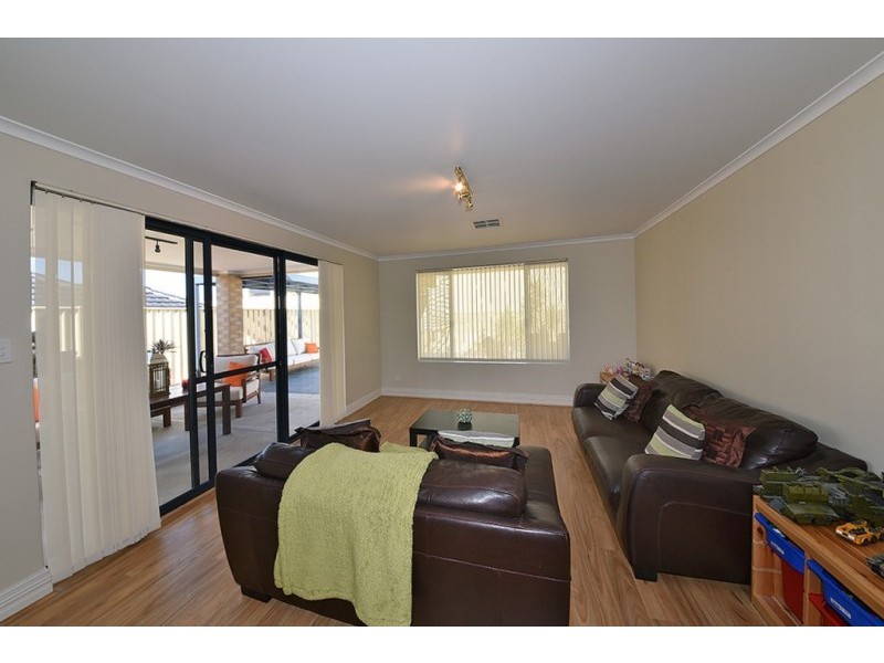 9 Zeppelin Way, Tapping WA 6065