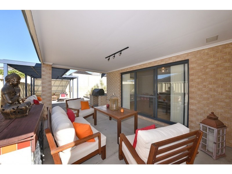 9 Zeppelin Way, Tapping WA 6065