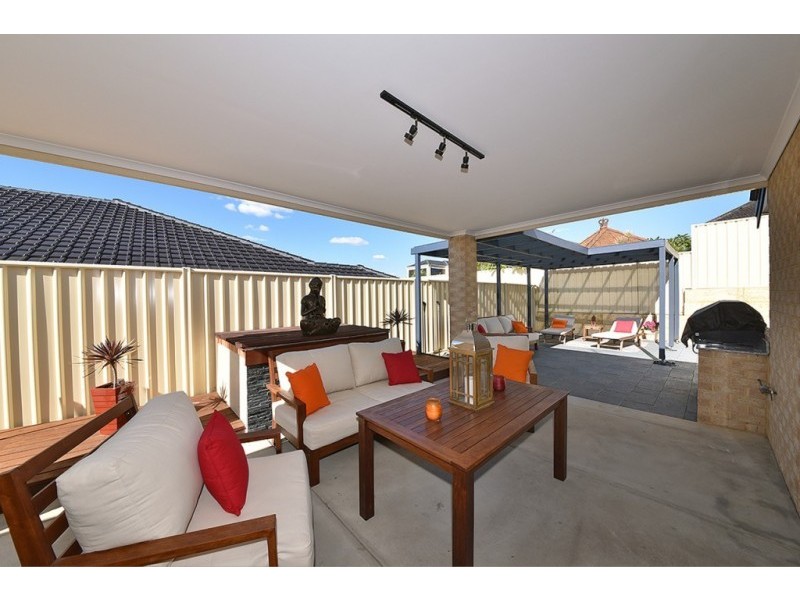 9 Zeppelin Way, Tapping WA 6065