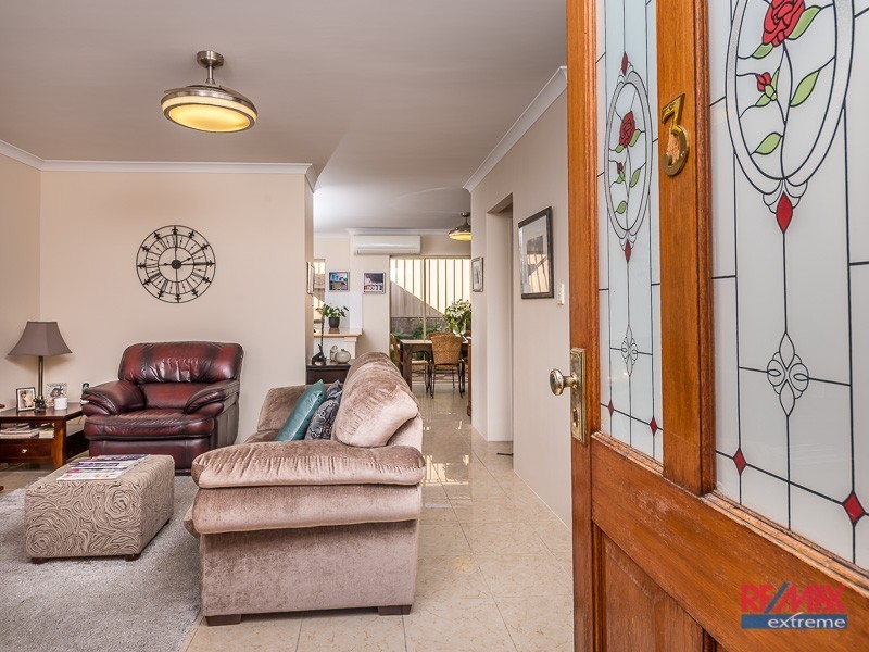 3/3 Grasslands Loop, Kingsley WA 6026