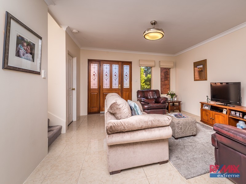 3/3 Grasslands Loop, Kingsley WA 6026