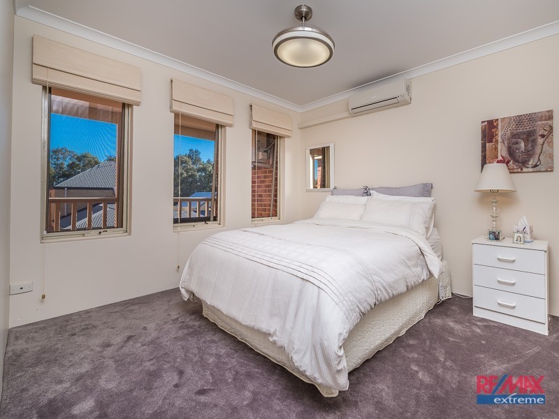 3/3 Grasslands Loop, Kingsley WA 6026