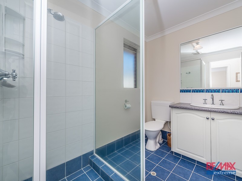 3/3 Grasslands Loop, Kingsley WA 6026