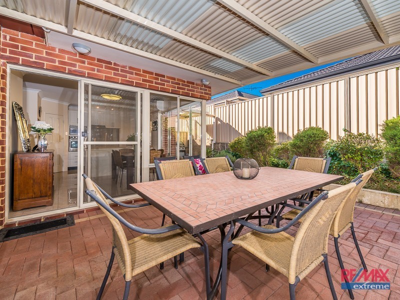 3/3 Grasslands Loop, Kingsley WA 6026