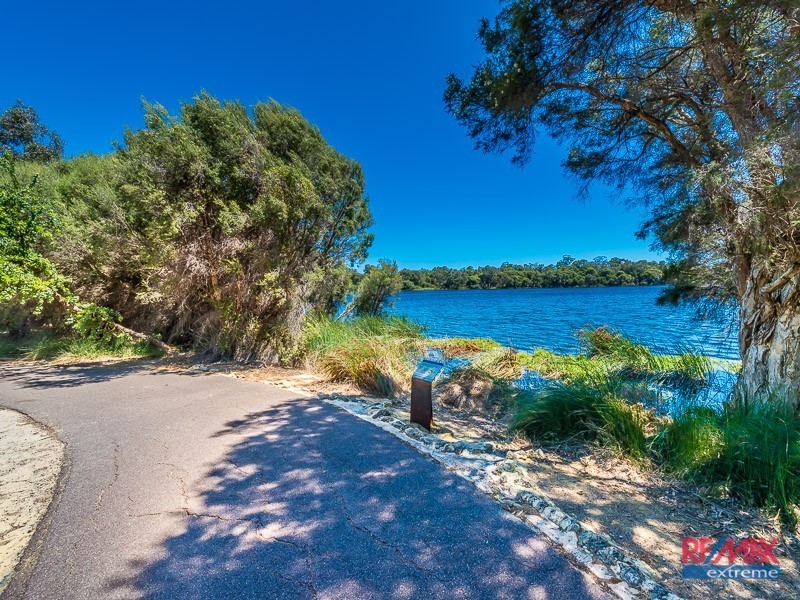 3/3 Grasslands Loop, Kingsley WA 6026