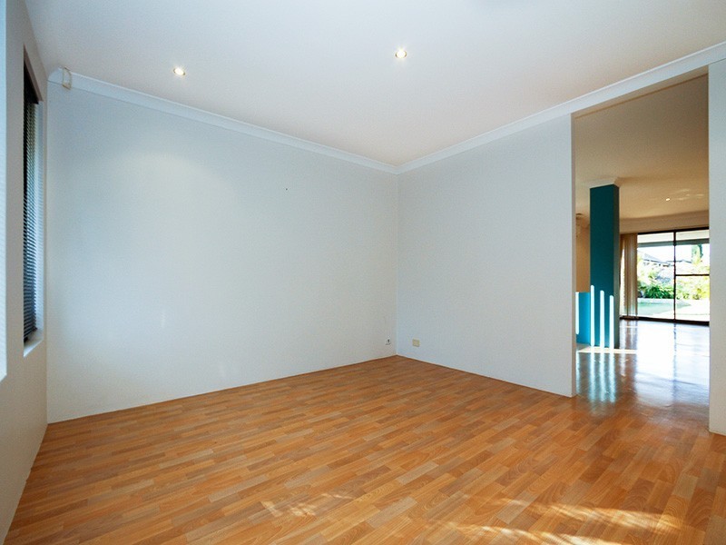 20 Knighton Way, Butler WA 6036