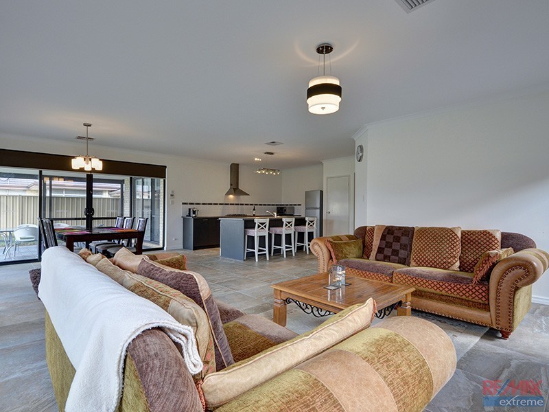 25 Verona Street, Hocking WA 6065