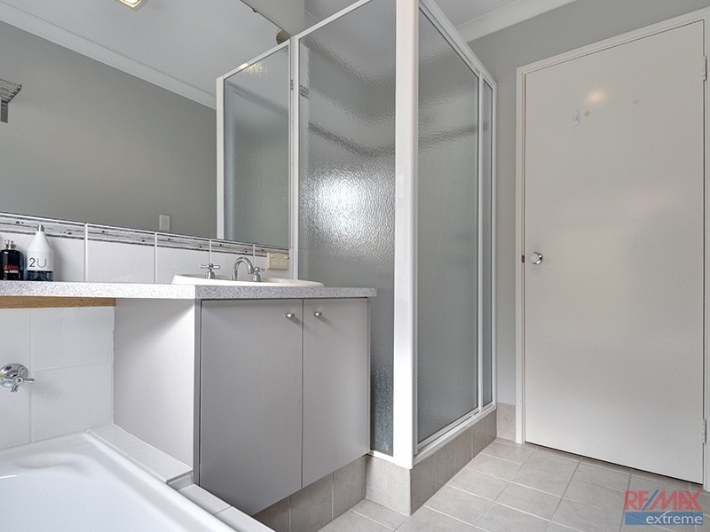 25 Verona Street, Hocking WA 6065