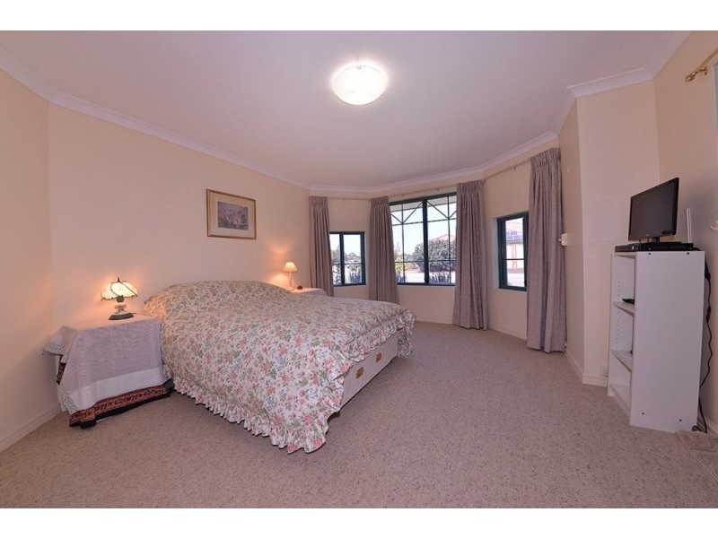 34 Rothesay Heights, Mindarie WA 6030