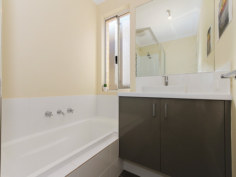 12 Cosmia Grove, Jindalee WA 6036