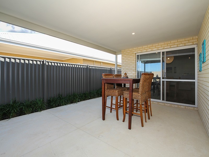12 Cosmia Grove, Jindalee WA 6036