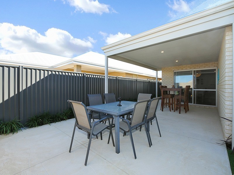 12 Cosmia Grove, Jindalee WA 6036
