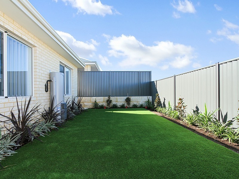 12 Cosmia Grove, Jindalee WA 6036