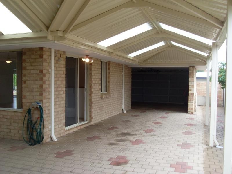 10 Whitsunday Ave, Ridgewood WA 6030