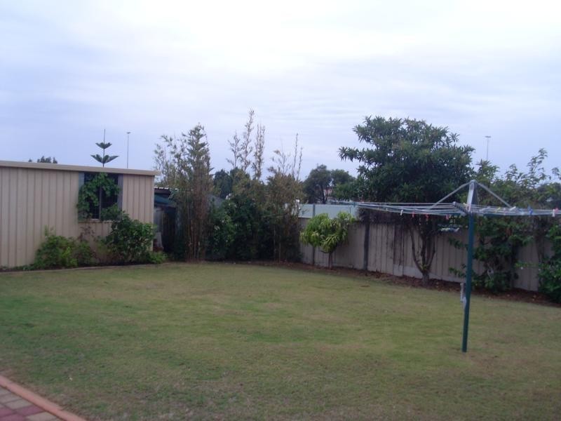 10 Whitsunday Ave, Ridgewood WA 6030