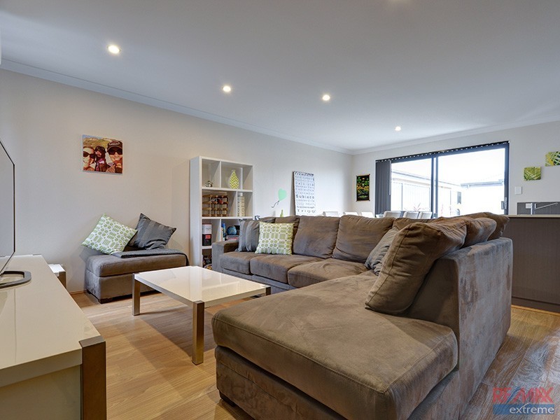 8b Bauer Circle, Banksia Grove WA 6031