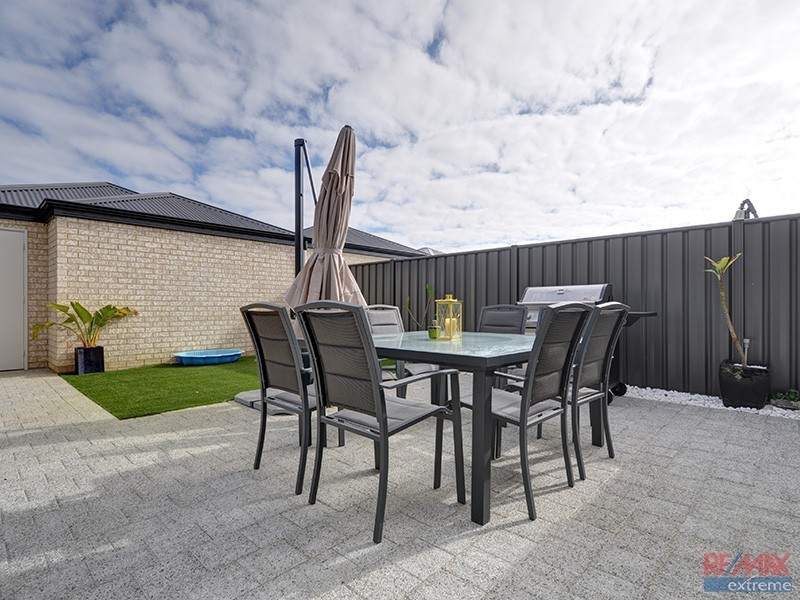 8b Bauer Circle, Banksia Grove WA 6031